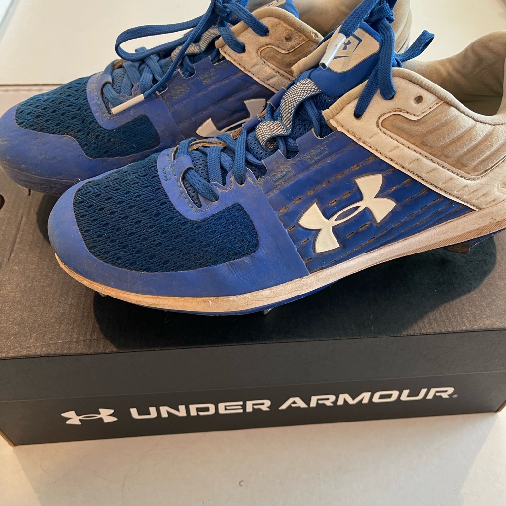 Under Armour Baseball Cleats/ Metal Spikes Size 7.5